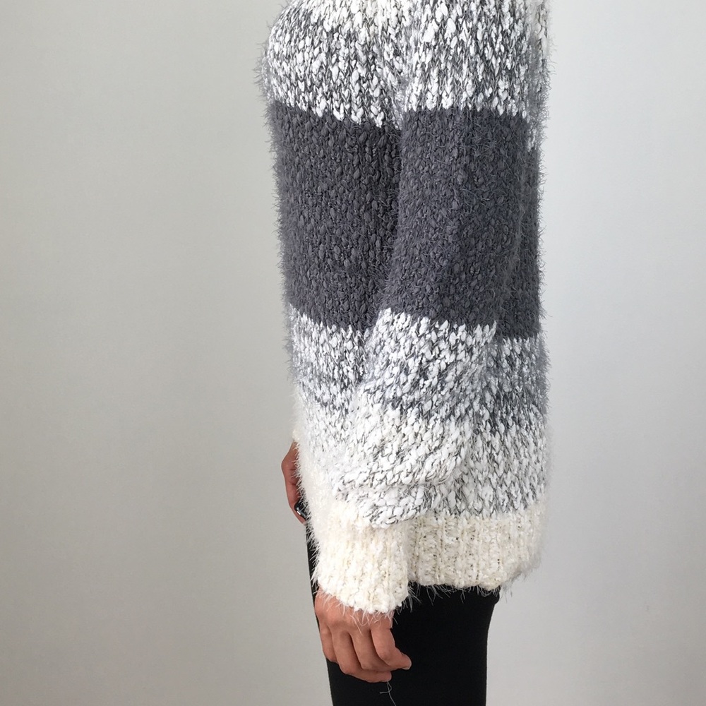 Ultra soft luxe sweater pullover - Picture 3 of 5